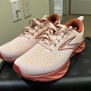 Brooks Levitate 6